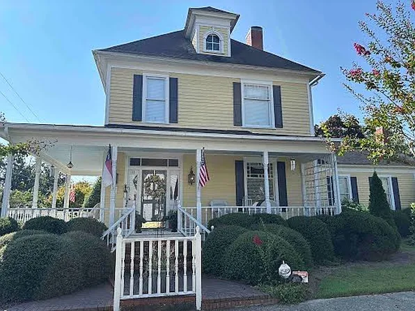 113 E Church St, Williamston, NC 27892