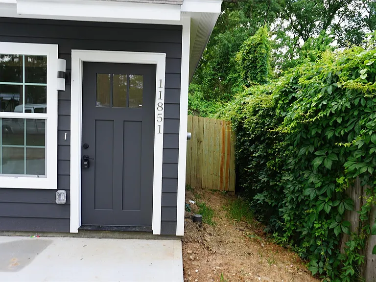 11847 Nelwood St — Photo 2