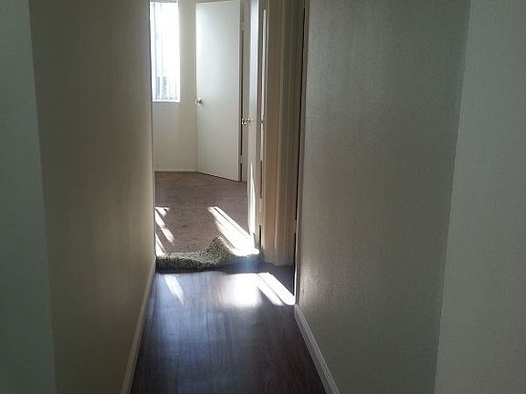 5th image of 4451 48th St APT 03