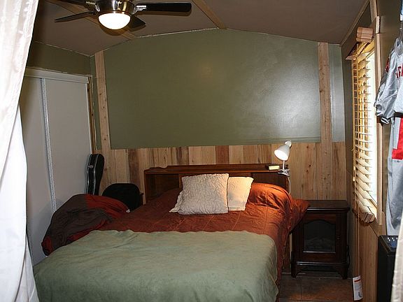 4th image of 17020 NE 22nd Ct