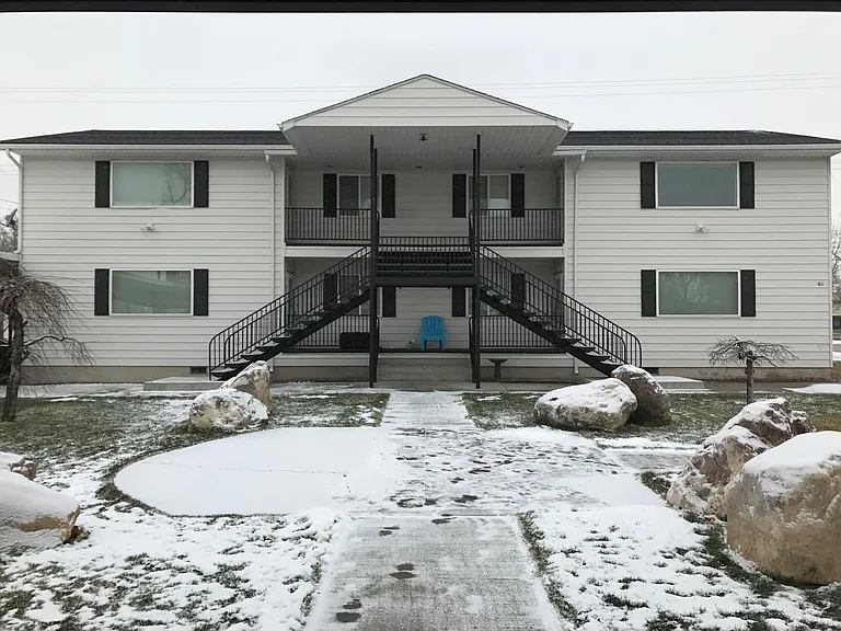 480 W Carter St — Photo 1