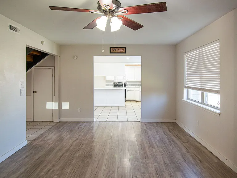 224 S Bouziden Dr — Photo 6