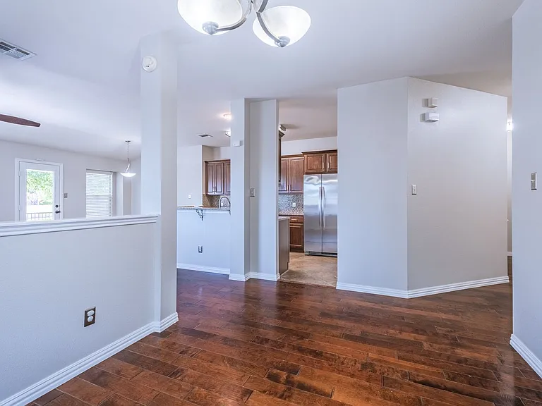 645 Fort Thomas Pl — Photo 12