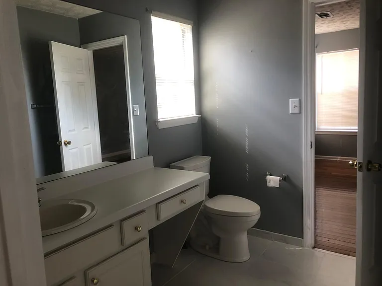 2nd bathroom