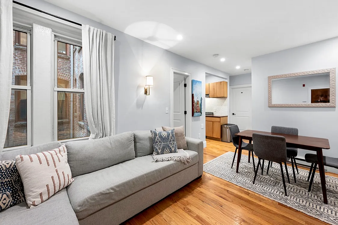 2 bed, 606 sqft, $3,700 — Photo 1