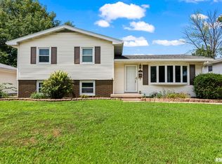 2421 Arrowhead Dr, Springfield, IL 62702