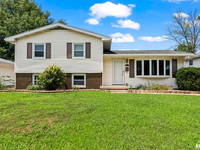 2421 Arrowhead Dr, Springfield, IL, 62702