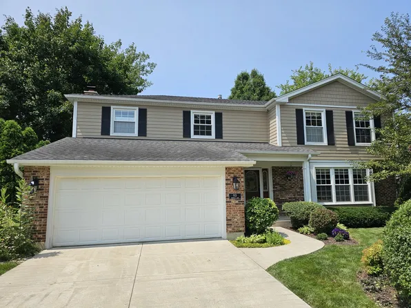 913 Warwick Ln, Libertyville, IL 60048