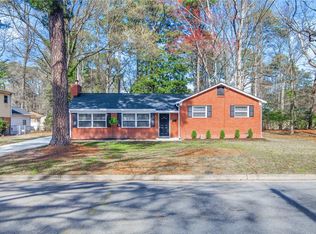 4 Dundee Rd, Hampton, VA 23669