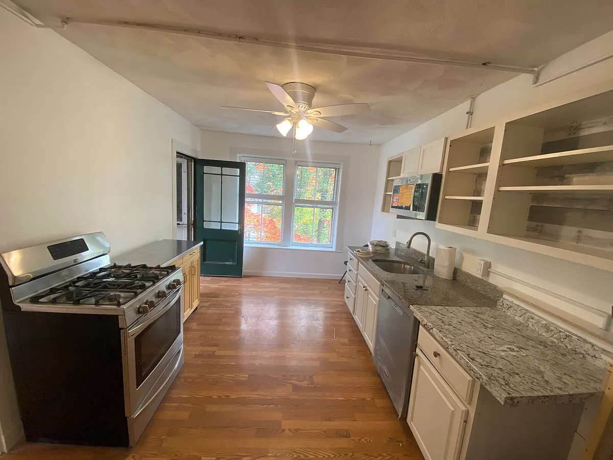 Building Photo - 25 Fairfield St #5