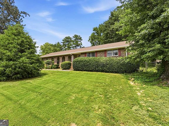 2nd image of 2171 Pinehurst Rd