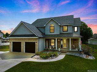6250 Burningtree Dr, Burton, MI 48509