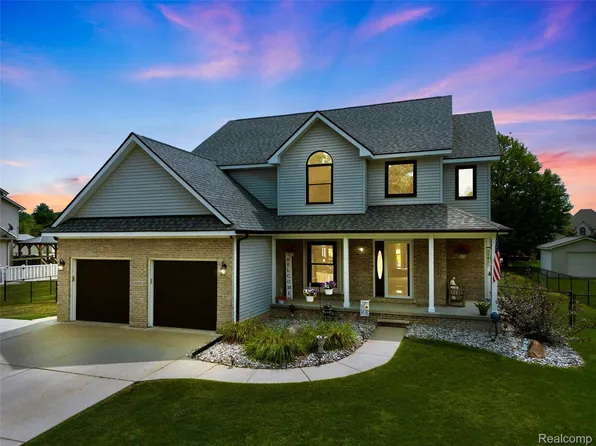 6250 Burningtree Dr, Burton, MI 48509