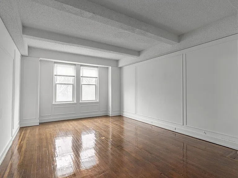 McCallum Apartments — Photo 8