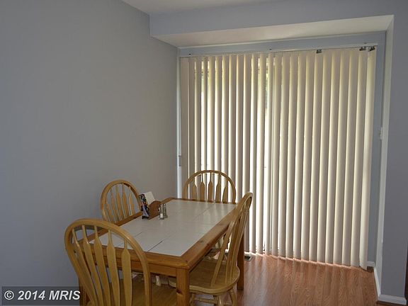Kitchen table space walks out to deck