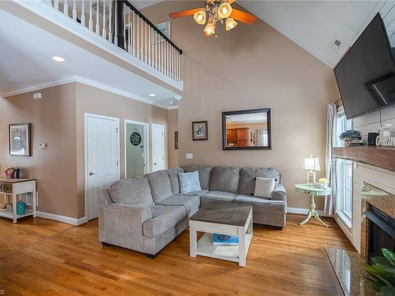 4th image of 126 Crystal Ridge Dr