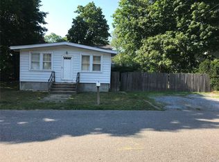 23 Harding Rd, Ronkonkoma, NY 11779