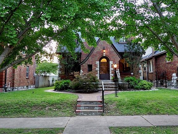 2nd image of 6125 Marwinette Ave