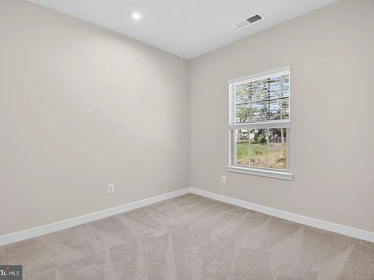 19753 Green Village Dr — Photo 22