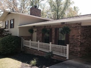 153 Hillcrest Dr, Oneida, TN 37841