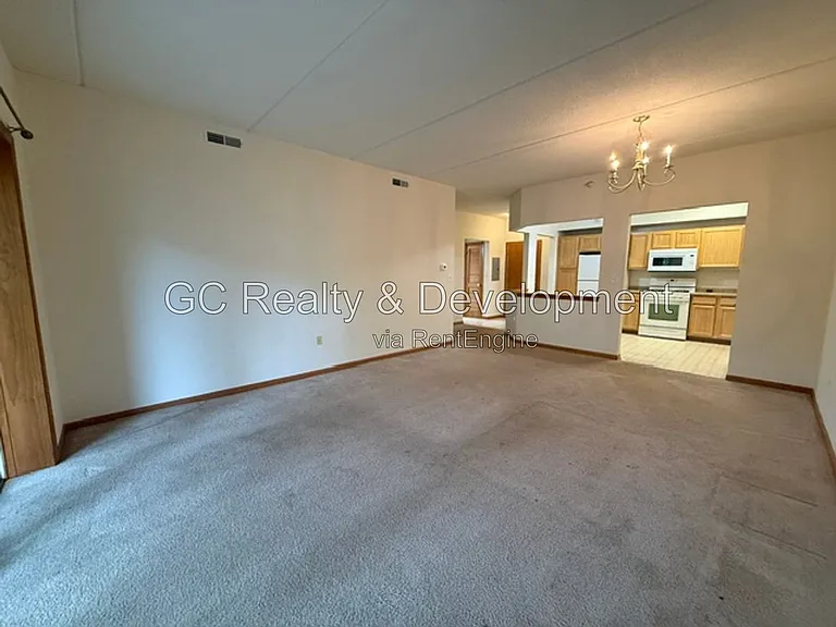 515 Main St #304 — Photo 3