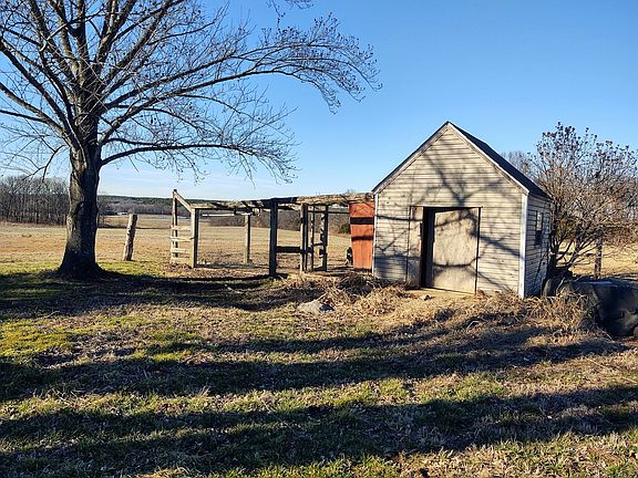 5th image of 515 Thunderhawk Rd