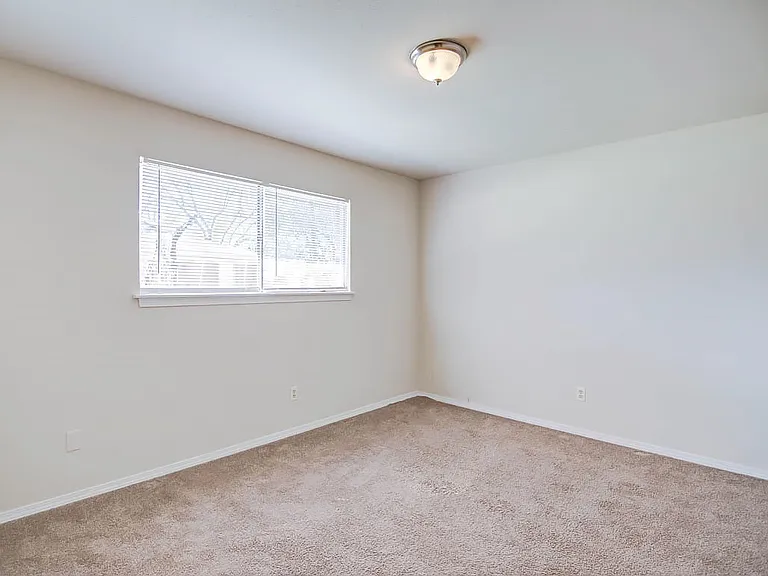 1407 Akron Dr — Photo 14
