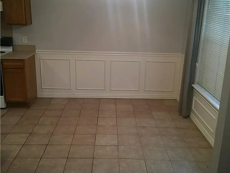 946 W Peachtree Dr — Photo 3