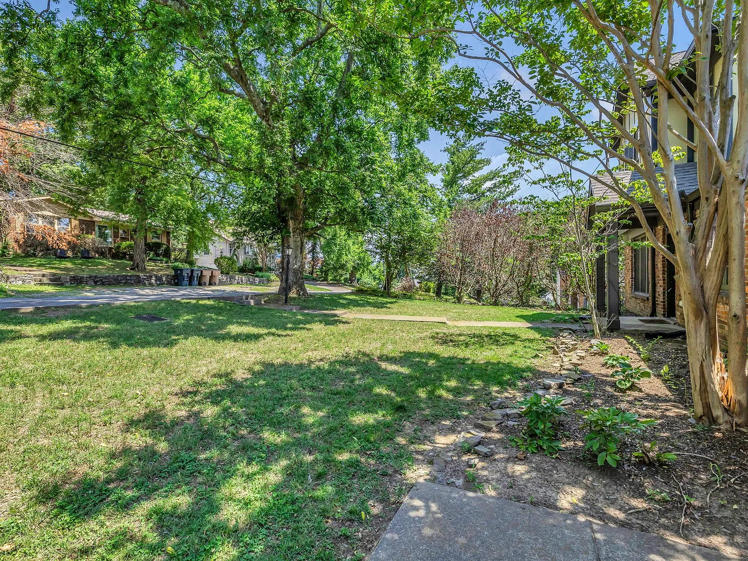 5 bed, 3442 sqft, $4,500 — Photo 3