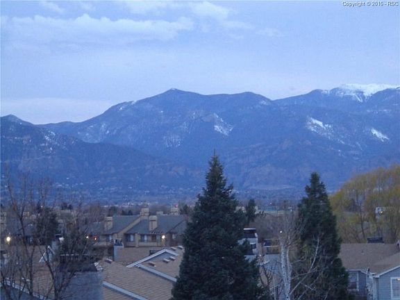 VERY FUNCTIONAL KITCHEN. LOTS OF CABINETS AND PANTRY FOR STORAGE.