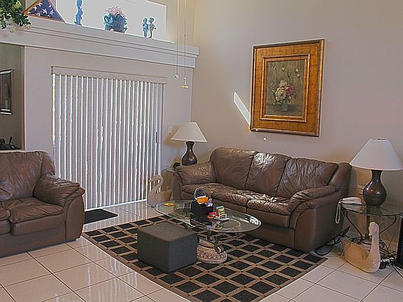 3rd image of 9 Meadows Park Ln