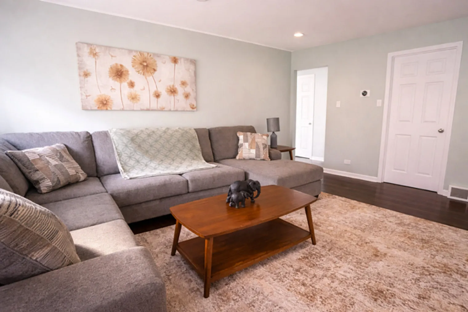 2 bed, 1.0 bath, 1679 sqft, $4,412 — Photo 1