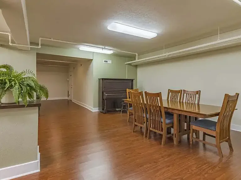 312 Court St — Photo 12