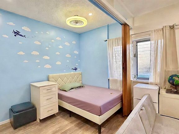 5th image of 509 University Ave APT 103