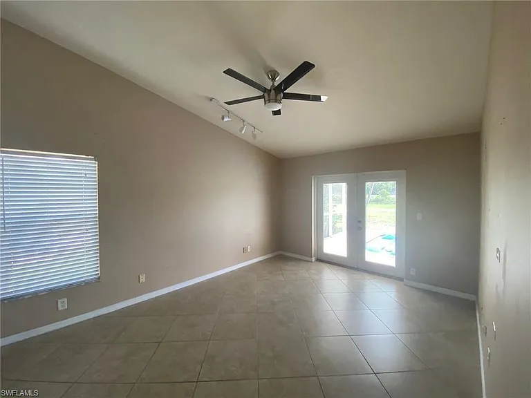 12781 Eagle Pointe Cir — Photo 9