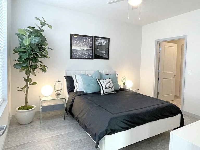 Elevate Apartments — Photo 18
