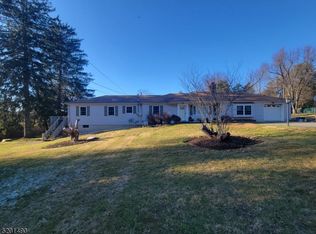 3 Peach Tree Rd, Basking Ridge, NJ 07920