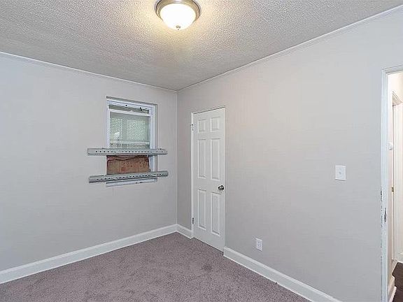 3rd image of 15343 Sussex St
