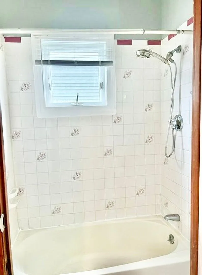 **Providence/Mount Pleasant 3 Bed Single Family - $2,895** — Photo 4