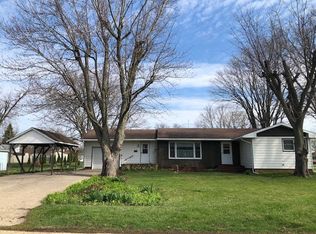 300 1st St, Mendota, IL 61342