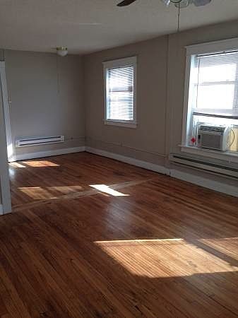 1st image of 3416 Wyandotte St APT 6