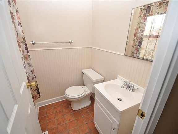 5th image of 703 Cranford Dr