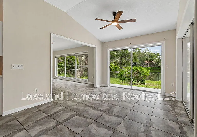 95 Woodside Dr — Photo 16