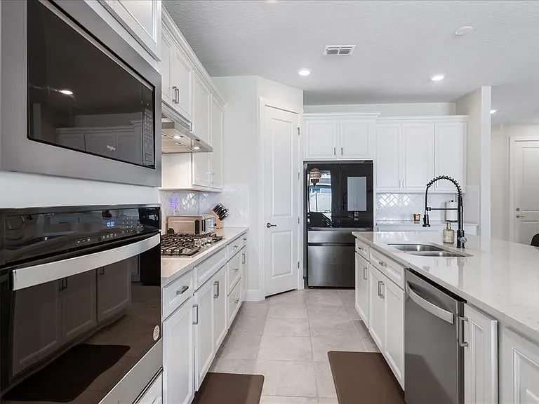 3980 Meandering Bay Dr — Photo 10