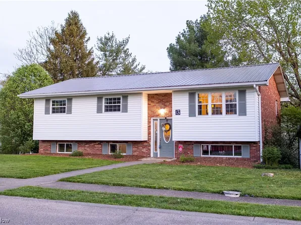 3 Karen St, Washington, WV 26181