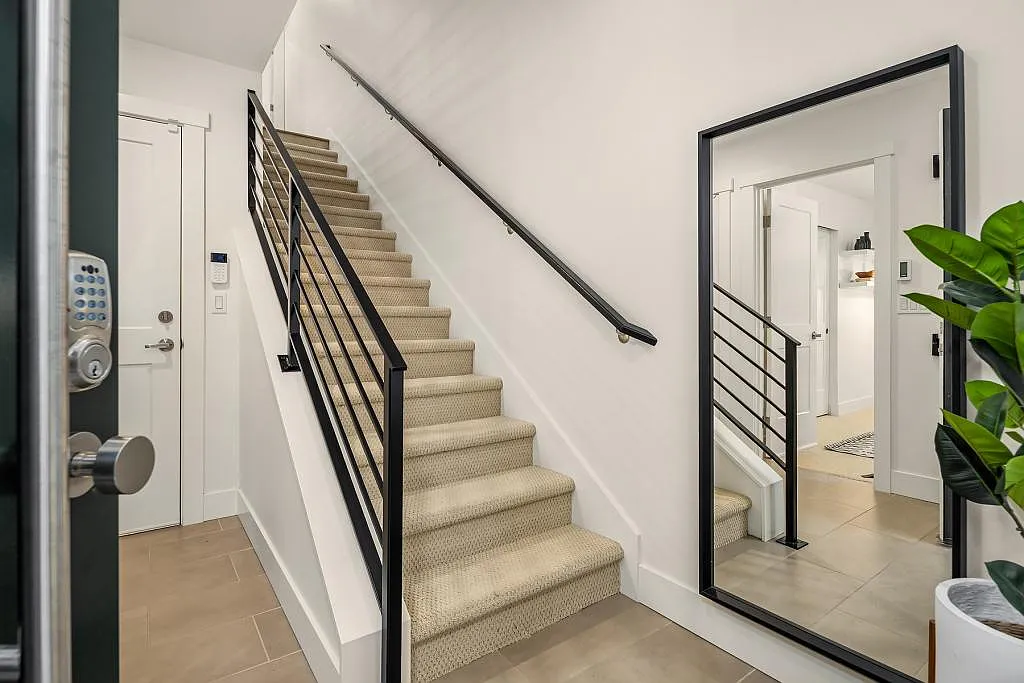 18412 96th Dr NE #B - 3 bedrooms — Photo 4