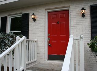 6421 Lakeway Dr, Raleigh, NC 27612