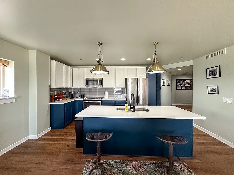 525 W Lafayette Blvd #21E