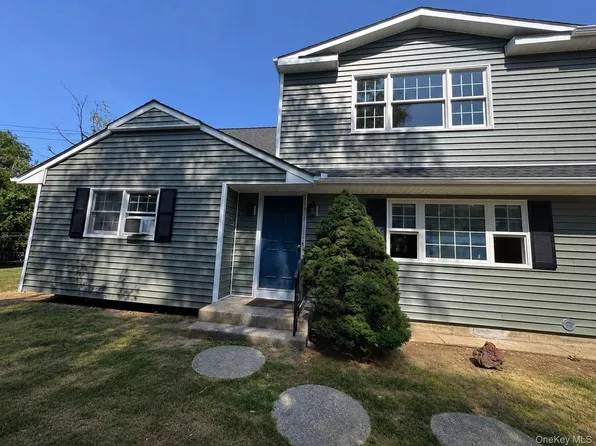 1 Towne Ct, Melville, NY 11747