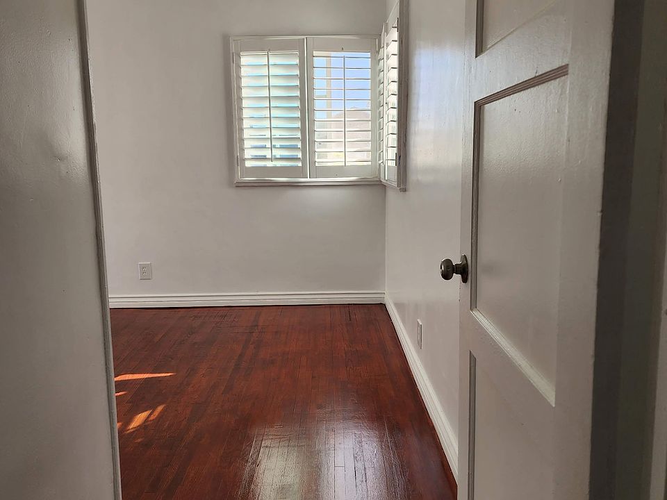 1st image of 1117 W 134th Pl